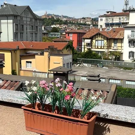 The Rooftop - Terrace With View On Citta Alta דירה ברגמו